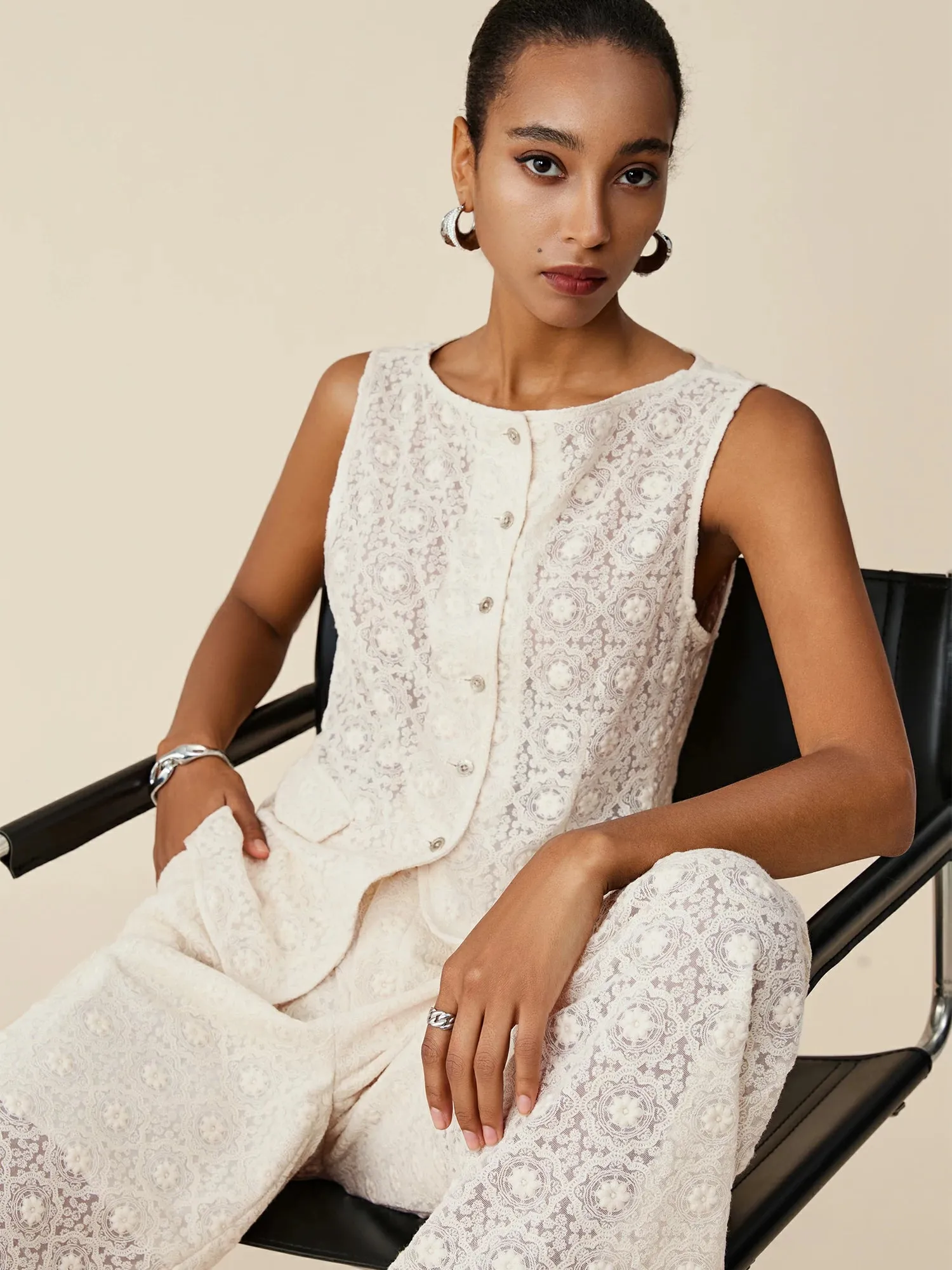 Amoretu 50% Cotton Boat Neck Embroidered Lace Vest
