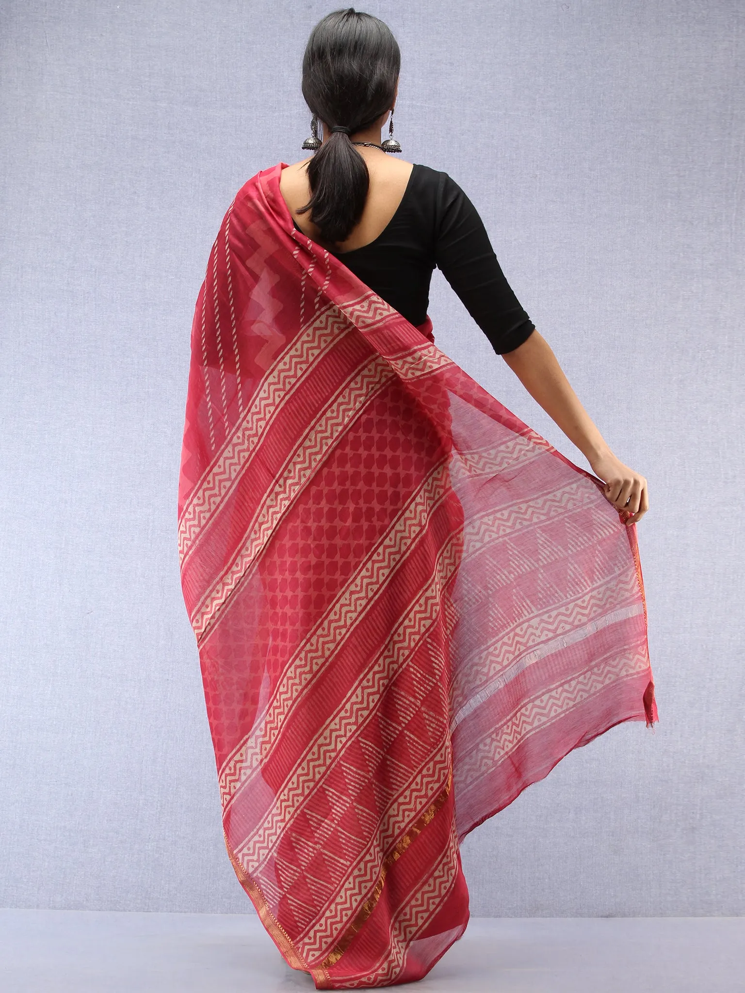 Pastel Pink Ivory Hand Block Printed Maheshwari Silk Saree With Zari Border - S031704532